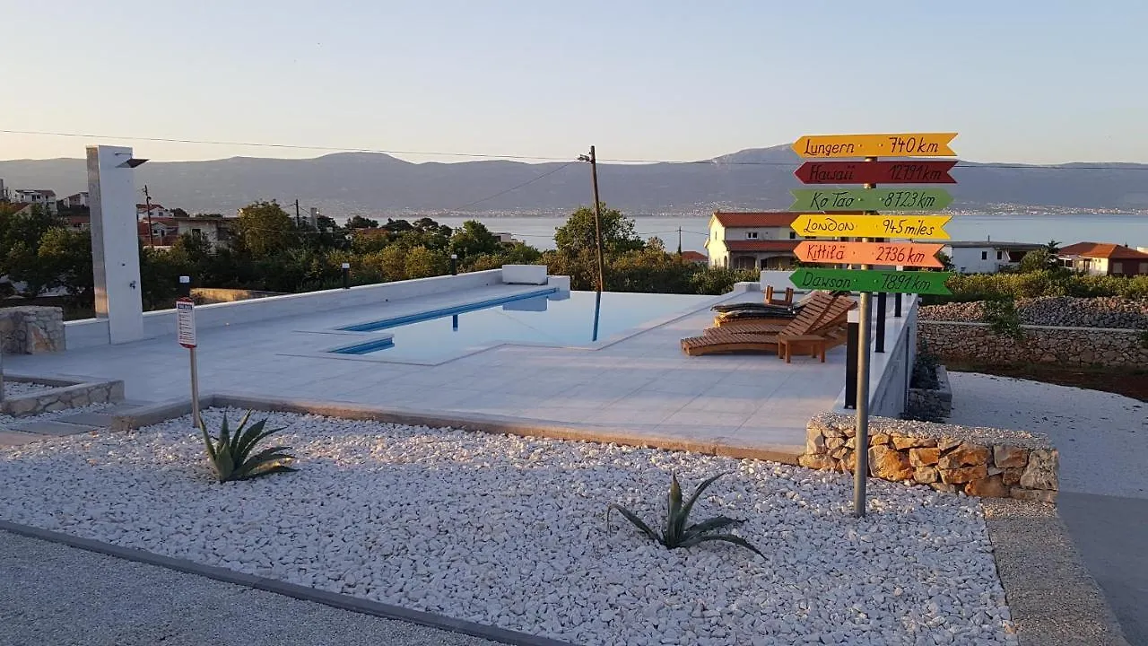 Villa Ming - Pool, Sea-View And Peace Slatine