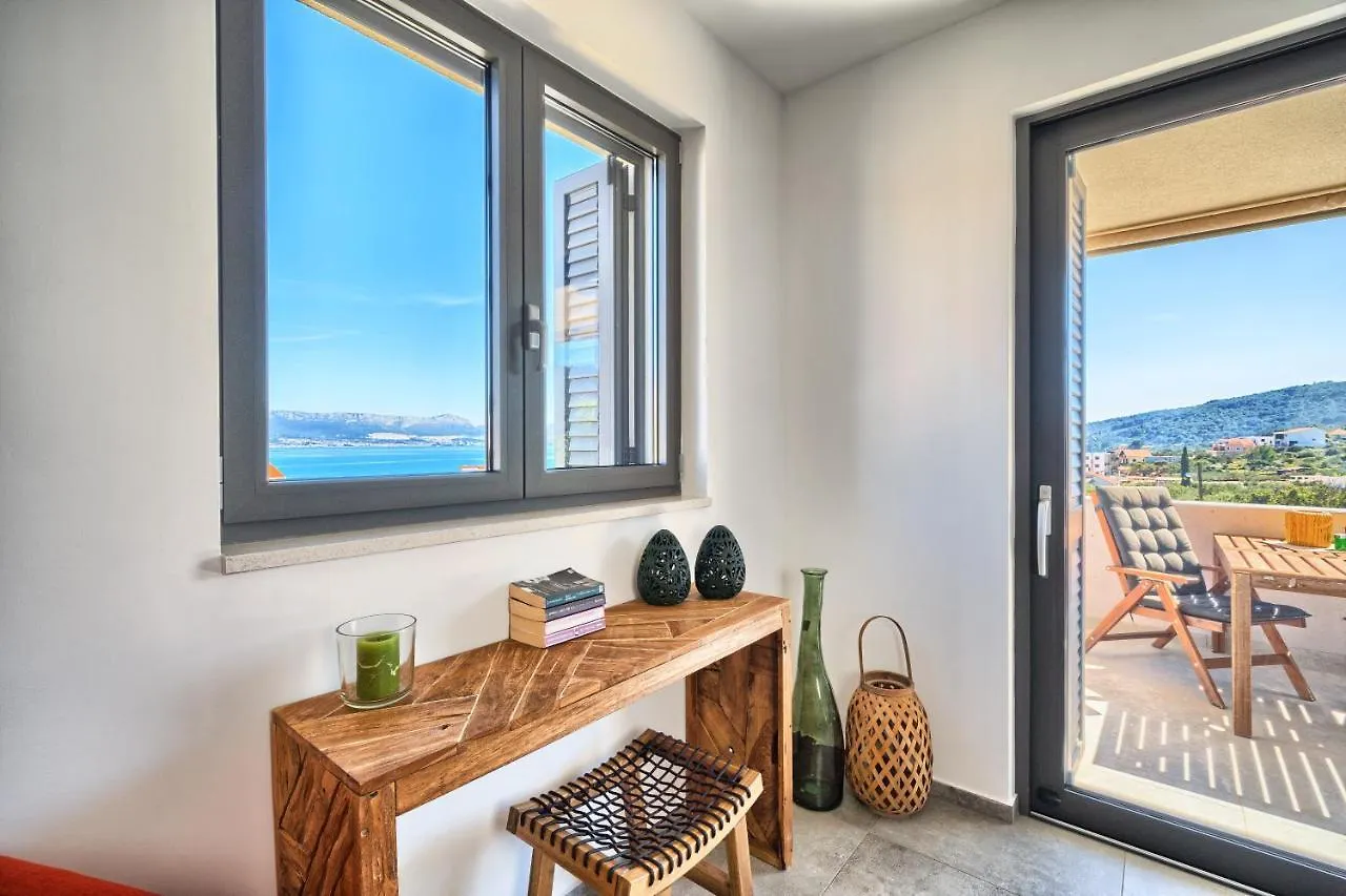 Villa Ming - Pool, Sea-View And Peace Slatine Apartment