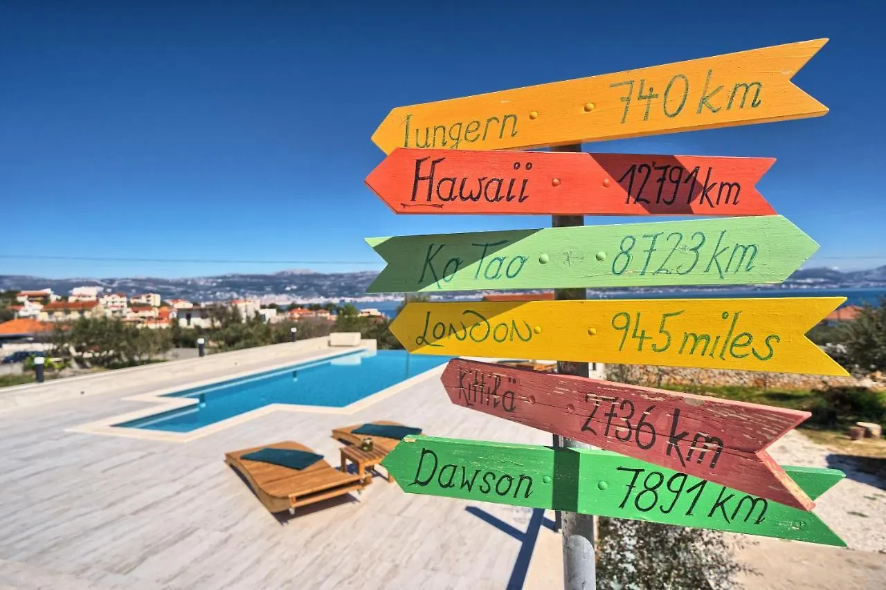 Villa Ming - Pool, Sea-View And Peace Slatine