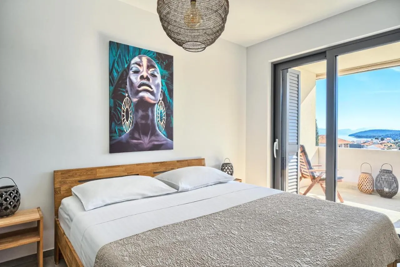 Apartment Villa Ming - Pool, Sea-View And Peace Slatine