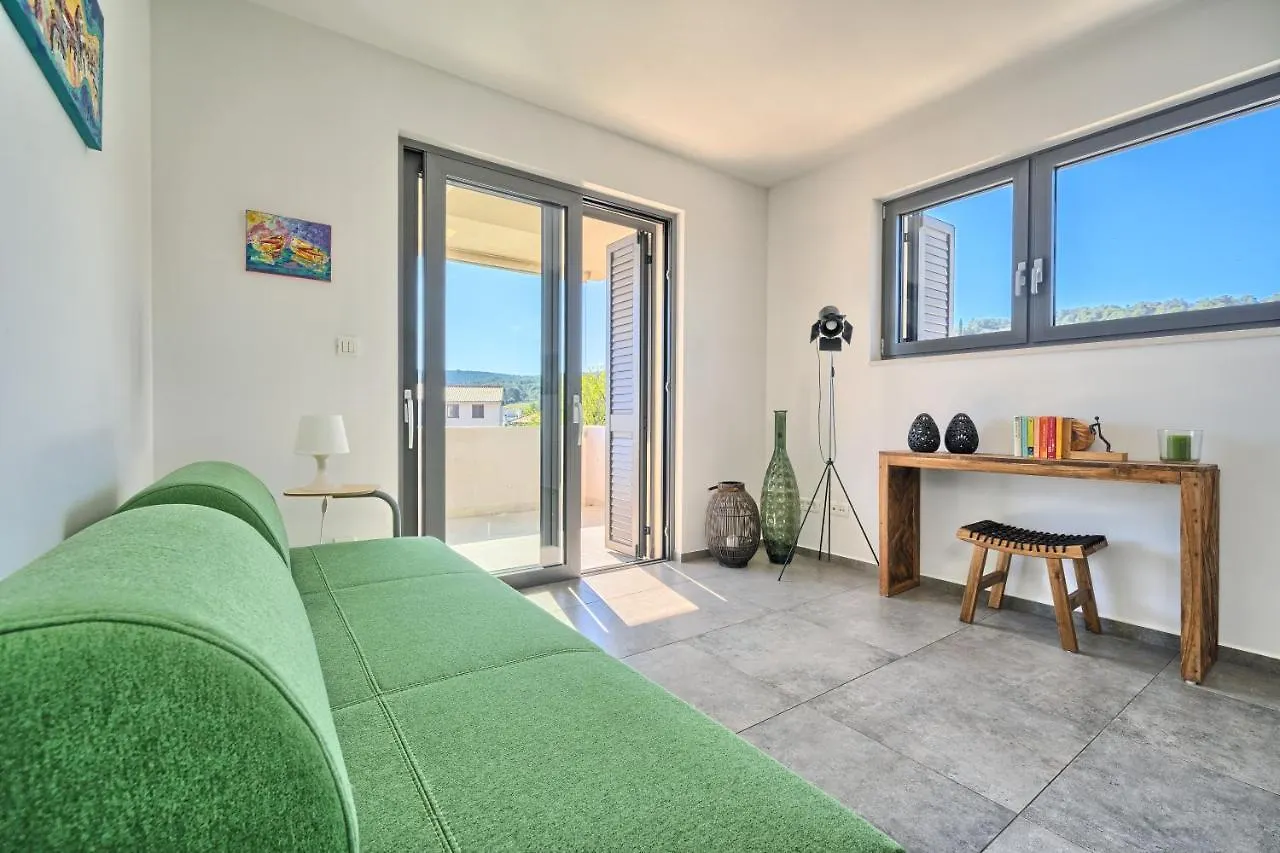 Apartment Villa Ming - Pool, Sea-View And Peace Slatine Croatia