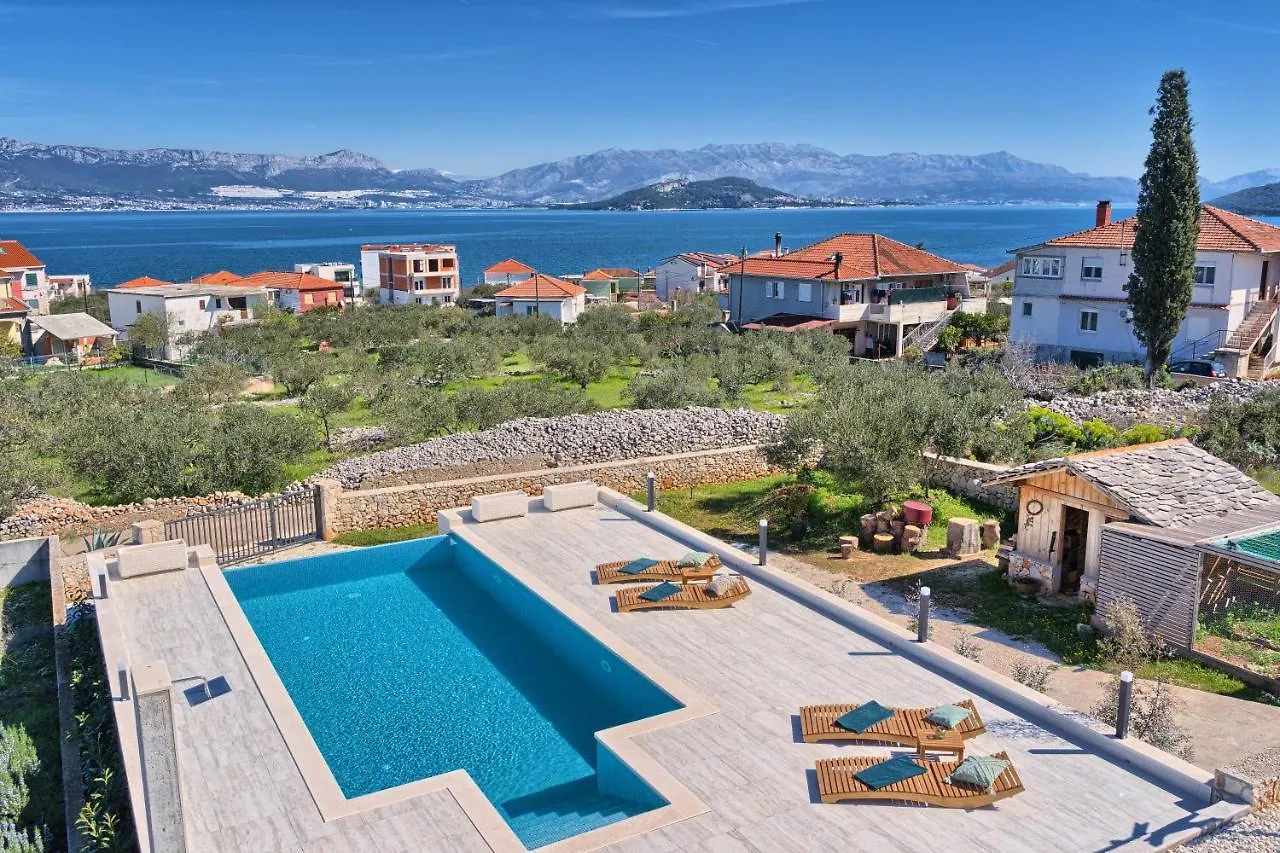 Villa Ming - Pool, Sea-View And Peace Slatine Apartment